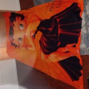 Betty Boop curtains and 2 large pillow cases.
